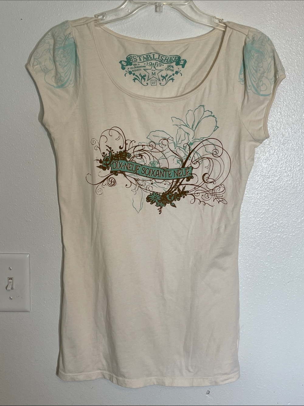 GAP Cream Short Sleeve Tee with Aqua and Brown Floral Motif